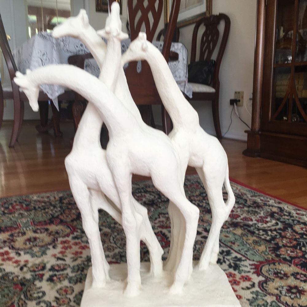 Giraffe family sculpture